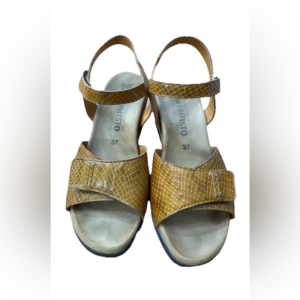 Mephisto womens leather wedge ankle strap sandals tan snakeskin pattern Sz 37 EU
